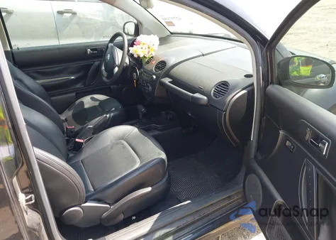 2010 Volkswagen New Beetle z USA, uszkodzony, nr VIN 3VWPG3AG7AM018434